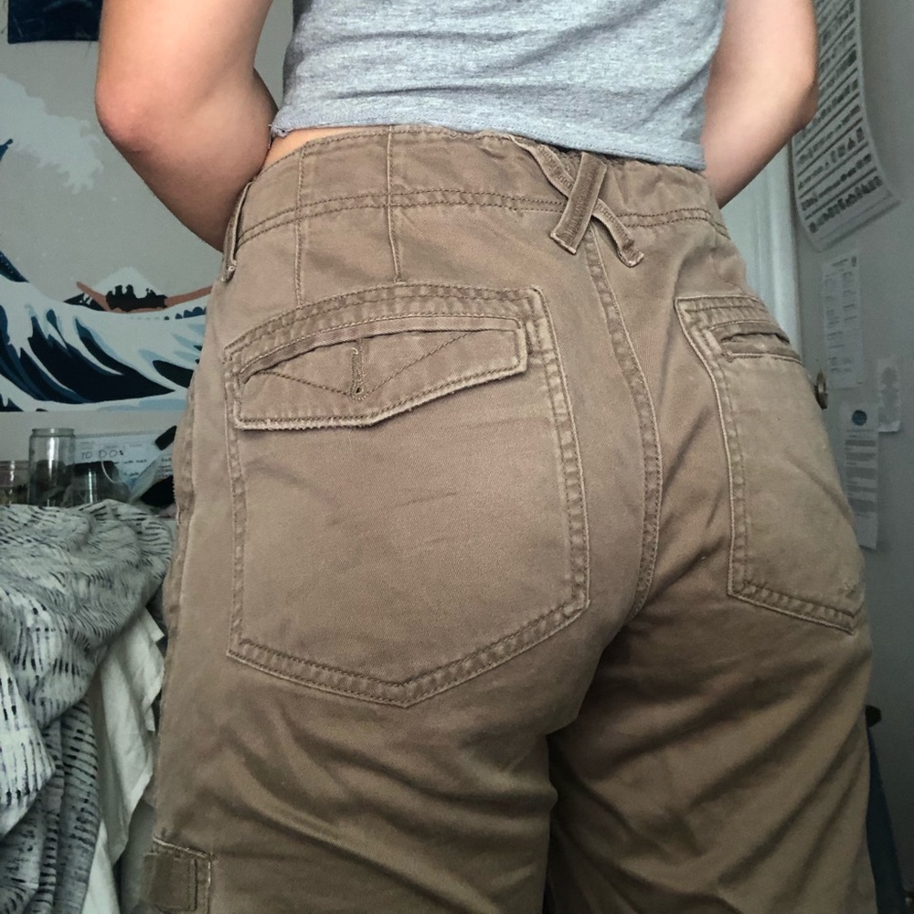 Old navy low waisted cargo khaki pants